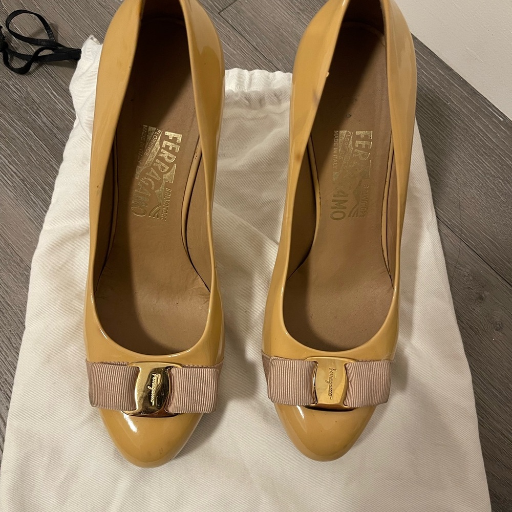 Salvatore Ferragamo Tan Leather Heels with Gold Accent